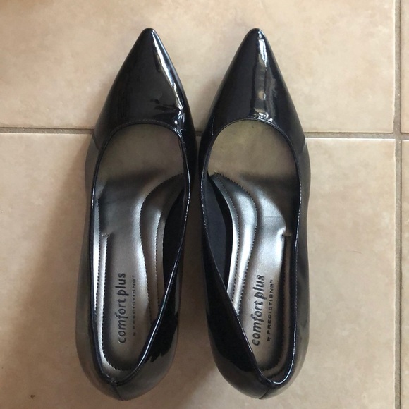 Black Heels - Picture 2 of 3